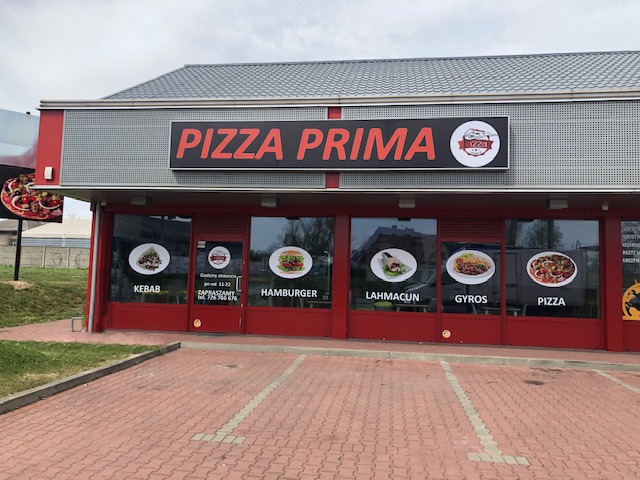 Baner reklamowy, baner z nazwą, baner z logo, baner z tekstem 3D, baner z trójwymiarowym tekstem, baner i logo zewnętrzne, reklama baner, reklama trójwymiarowa, logo pizza prima, pizza prima,