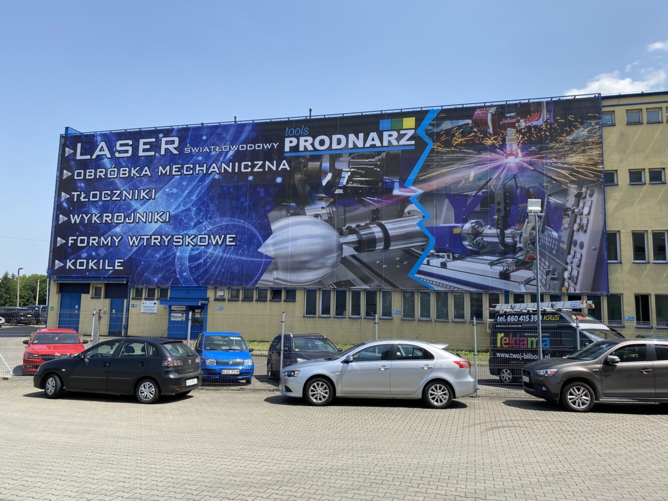 baner, baner reklamowy, baner na ścianę, baner ścienny, duży baner, szeroki baner reklamowy, prodnarz, własny baner, ogromny baner reklamowy, kolorowy baner, baner z logo, baner z grafiką,