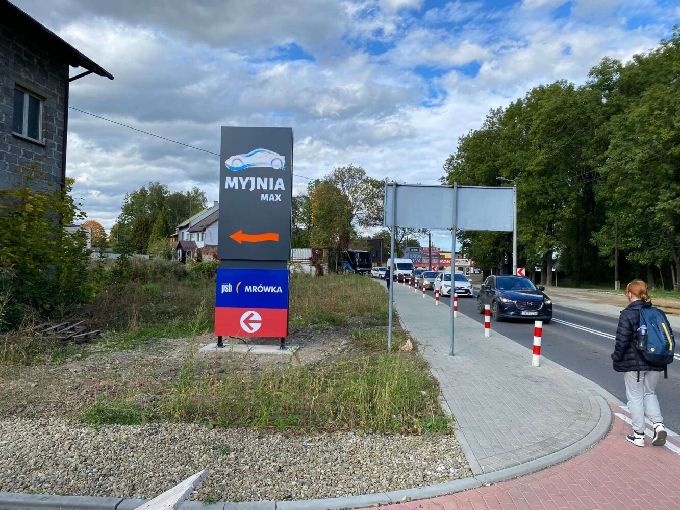 pylon reklamowy, reklama outdoor, logo podświetlane, reklama Andrychów