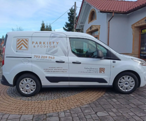 Oklejony samochód - Parkiety&Podłogi, oklejanie samochodu, folia wylewana, oklejanie reklamowe Andrychów