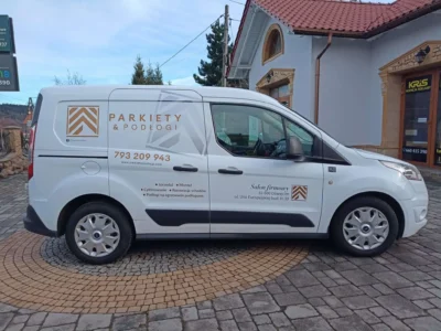 Oklejony samochód - Parkiety&Podłogi, oklejanie samochodu, folia wylewana, oklejanie reklamowe Andrychów