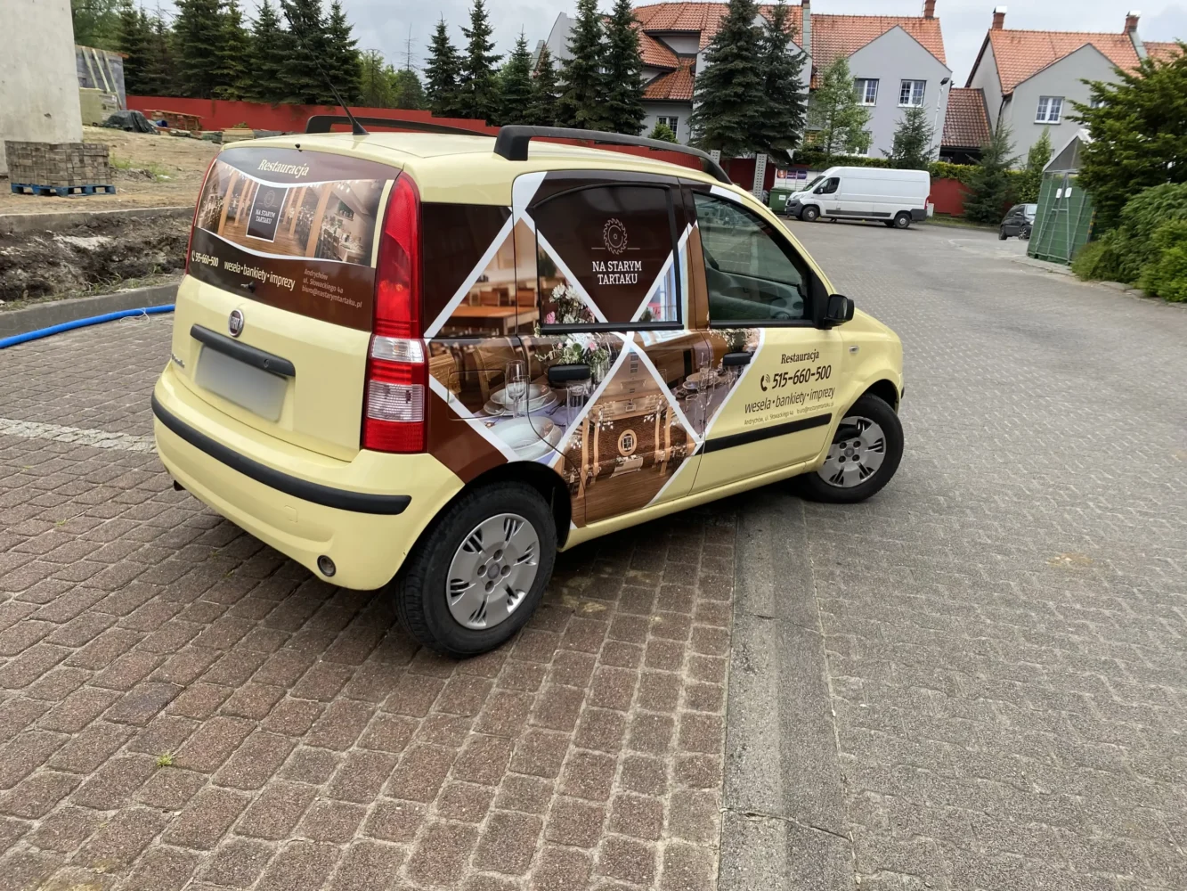 oklejanie samochodu, folia wylewana, oklejanie reklamowe Andrychów