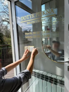 reklama outdoor, naklejki reklamowe Andrychów, reklama Andrychów, logo w postaci naklejki