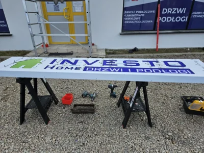 montaże banerów Andrychów, baner przestrzenny, logo przestrzenne Andrychów