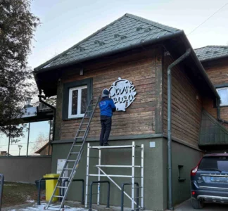 montaż reklamy, realizacja reklamy Andrychów, szyld reklamowy, szyld 3D Andrychów