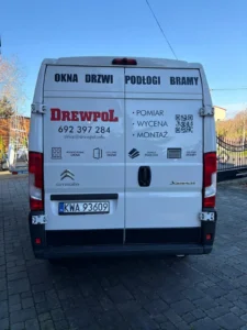 oklejanie samochodu, folia wylewana, oklejanie reklamowe Andrychów