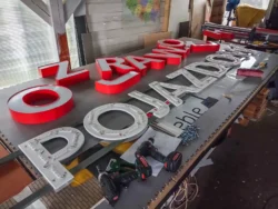 realizacja projektu szyldu Andrychów, logo przestrzenne, logo 3D, logo podświetlane Andrychów