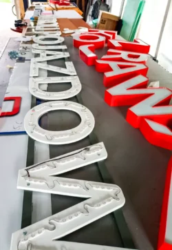 realizacja projektu szyldu Andrychów, logo przestrzenne, logo 3D, logo podświetlane Andrychów